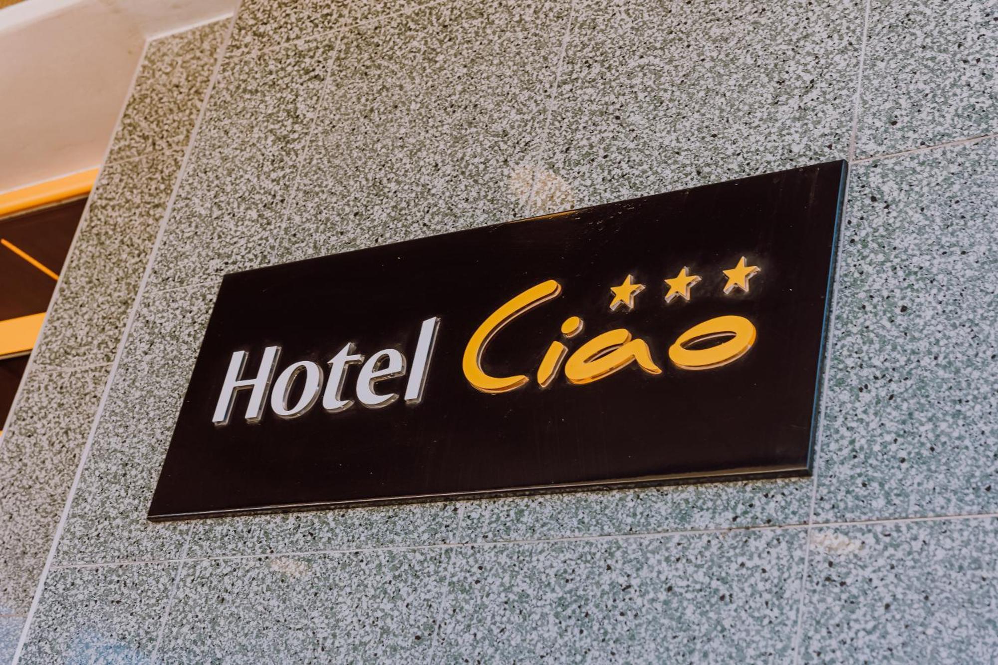 Hotel Ciao Târgu-Mureş Exterior foto